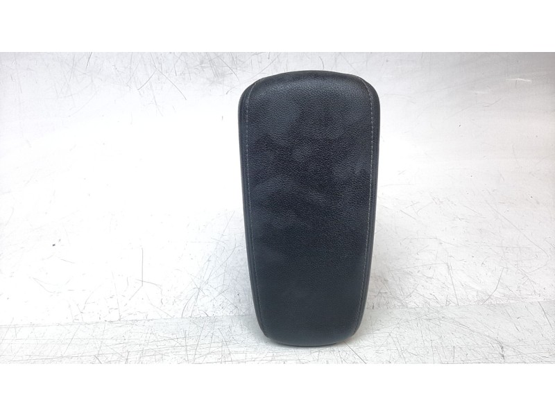 Recambio de apoyabrazos central para opel corsa f 1.2 referencia OEM IAM 9831976680  