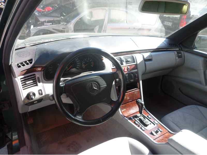 mercedes-benz clase e (w210) berlina del año 1997