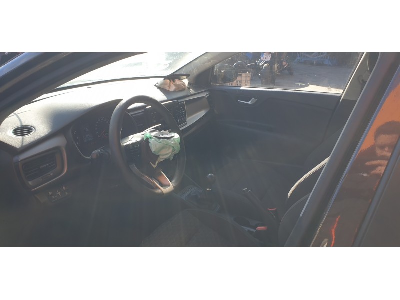 kia rio (yb) del año 2018