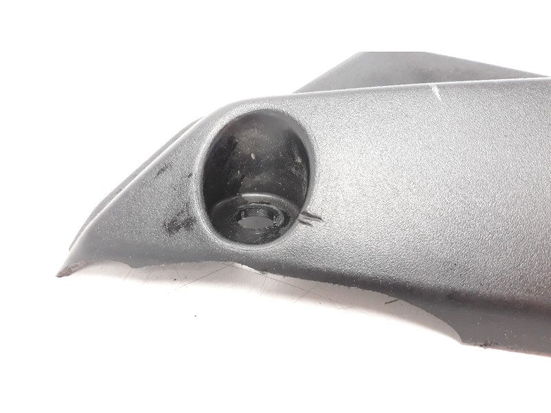 Recambio de moldura para yamaha mt-07 referencia OEM IAM BAT21741  