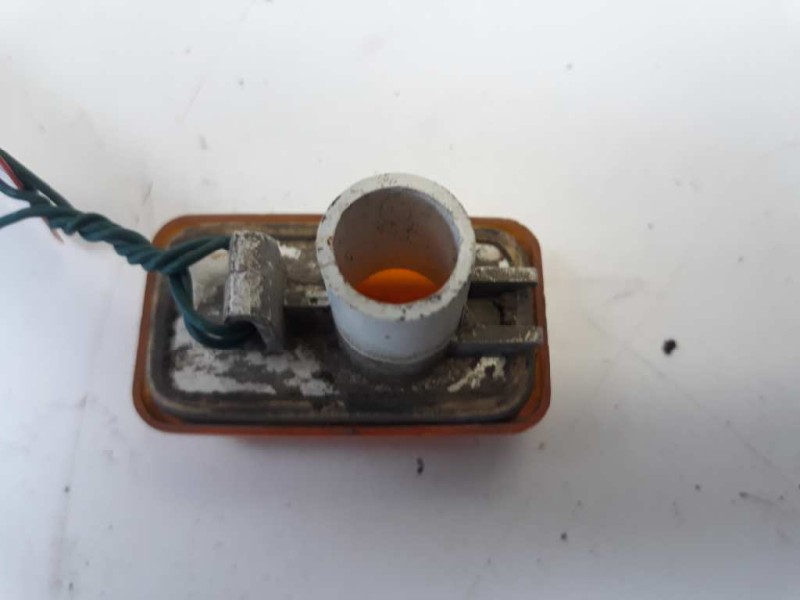 Recambio de piloto lateral izquierdo para seat ibiza clx referencia OEM IAM  15910359 