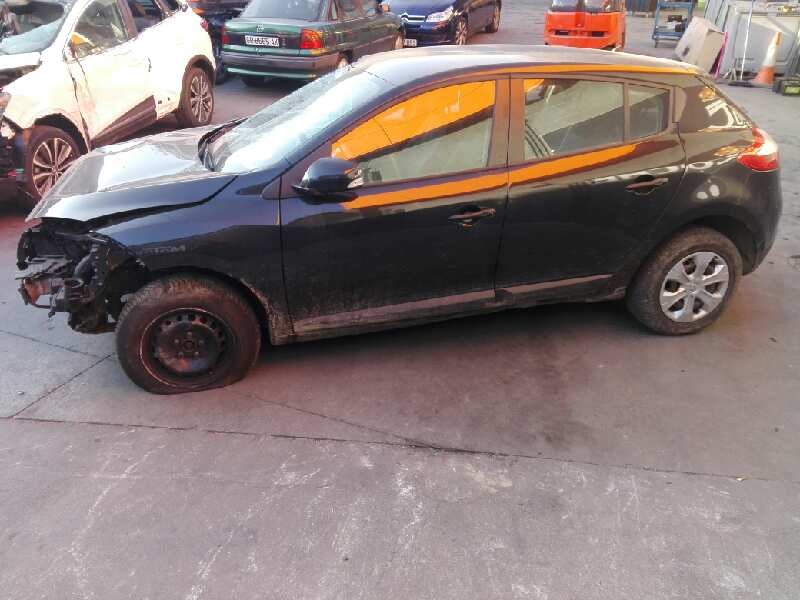 renault megane iii berlina 5 p del año 2010