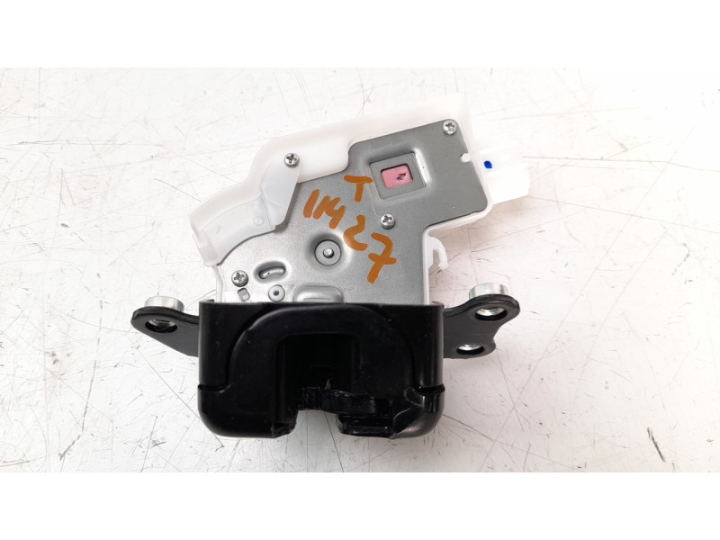 Recambio de cerradura maletero / porton para lexus ux (za10) referencia OEM IAM 6935076040  