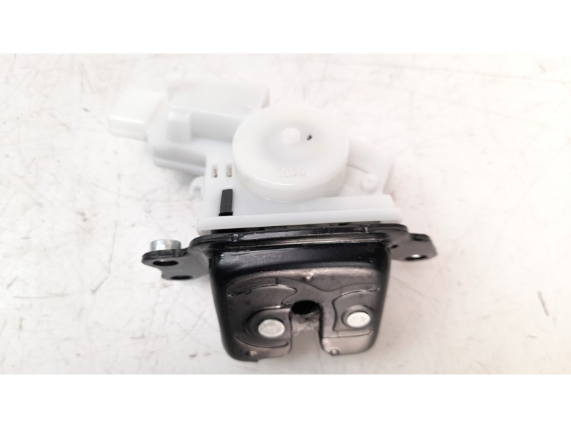 Recambio de cerradura maletero / porton para lexus ux (za10) referencia OEM IAM 6935076040  