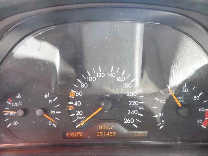 mercedes-benz clase e (w210) berlina del año 1997