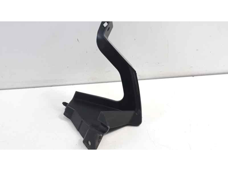 Recambio de molduras traseras para renault megane iv berlina 5p intens referencia OEM IAM 852251451R  