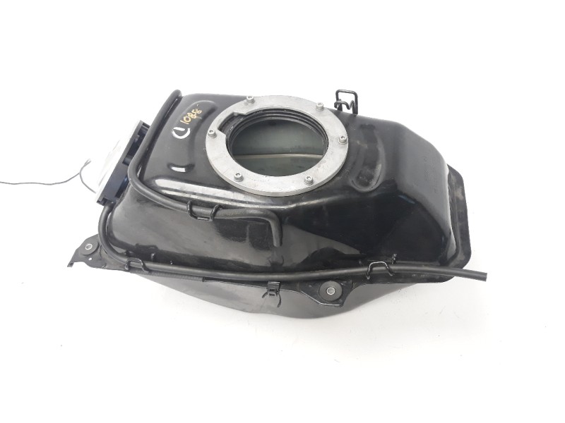 Recambio de deposito combustible para bmw c 400 gt referencia OEM IAM 16118558151  