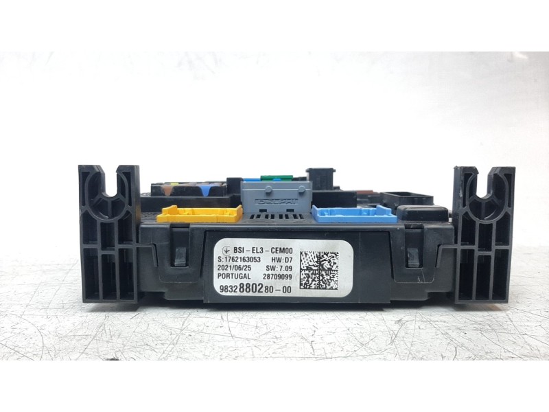 Recambio de caja reles / fusibles para opel corsa f 1.2 referencia OEM IAM 9832880280  