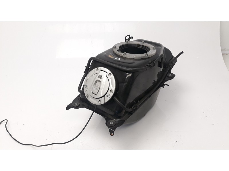 Recambio de deposito combustible para bmw c 400 gt referencia OEM IAM 16118558151  