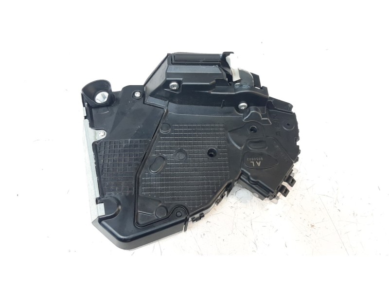 Recambio de cerradura puerta delantera izquierda para lexus ux (za10) referencia OEM IAM 6904076040  
