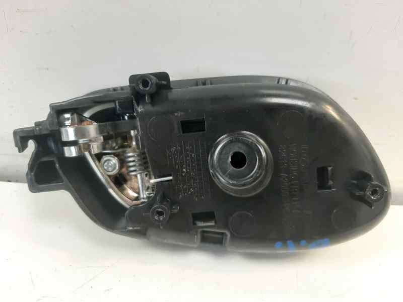 Recambio de maneta interior delantera izquierda para kia cee´d x-tech referencia OEM IAM 82623A2000  