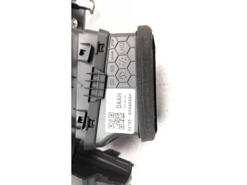 Recambio de rejilla aireadora para kia niro referencia OEM IAM 84795G5AA0ASH  