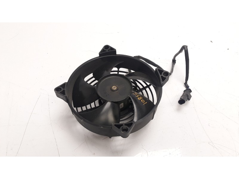Recambio de electroventilador para bmw c 400 gt referencia OEM IAM 17428552529  