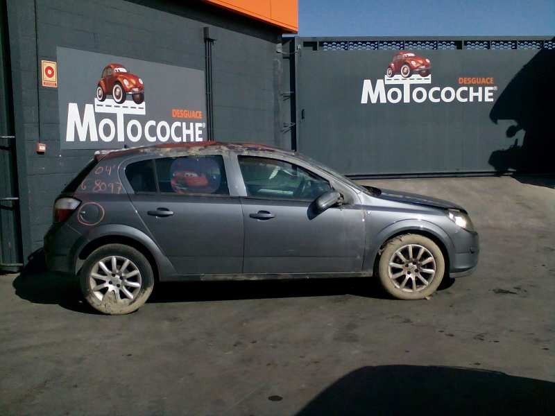 opel astra h berlina del año 2004
