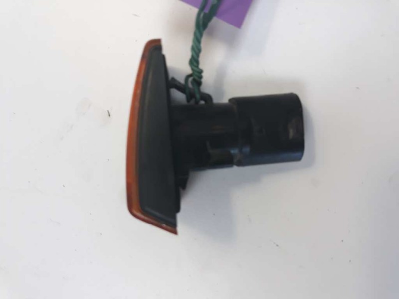 Recambio de piloto lateral izquierdo para volvo s40 berlina 1.6 referencia OEM IAM 6R0142631  