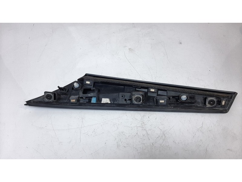 Recambio de moldura para peugeot 2008 (p1) active referencia OEM IAM 9826305280  