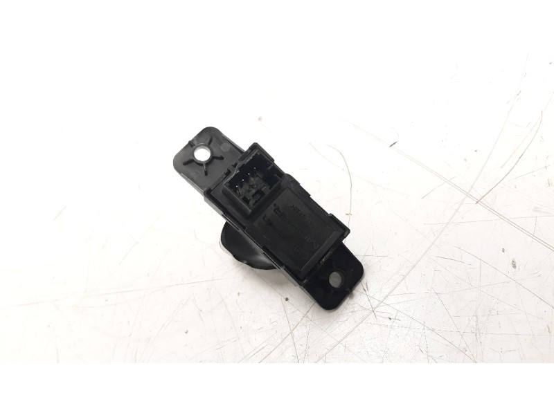 Recambio de mando elevalunas delantero izquierdo para fiat nuova 500 (150) 1.2 cat bivalent. gasolina / gpl referencia OEM IAM 7