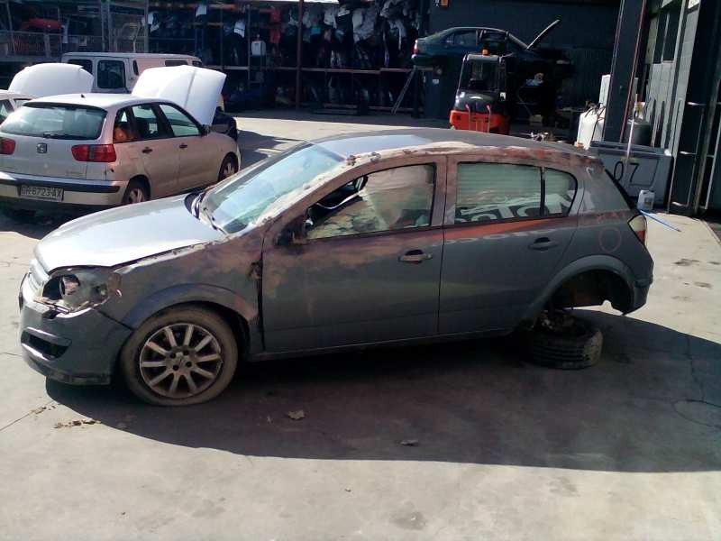 opel astra h berlina del año 2004