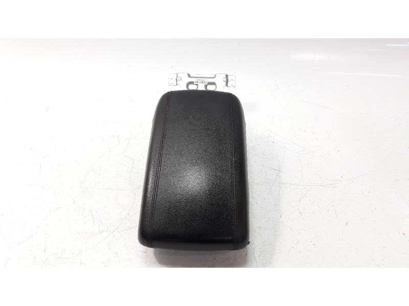 Recambio de apoyabrazos central para ssangyong tivoli 1.6 turbodiesel cat referencia OEM IAM 7792035000LBH  