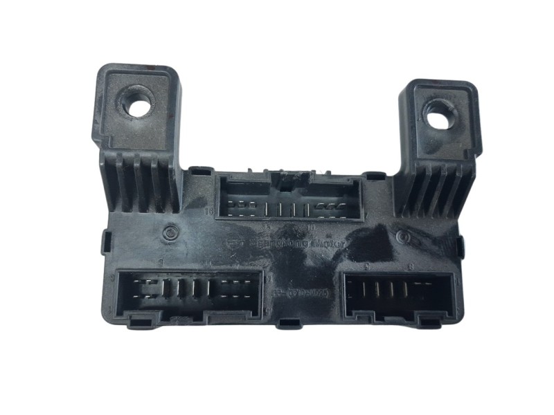 Recambio de modulo electronico para ssangyong korando 2.2 td cat referencia OEM IAM 8215034070  