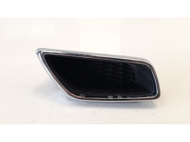 Recambio de moldura para kia xceed 1.0 tgdi cat referencia OEM IAM 86690J7CAO  
