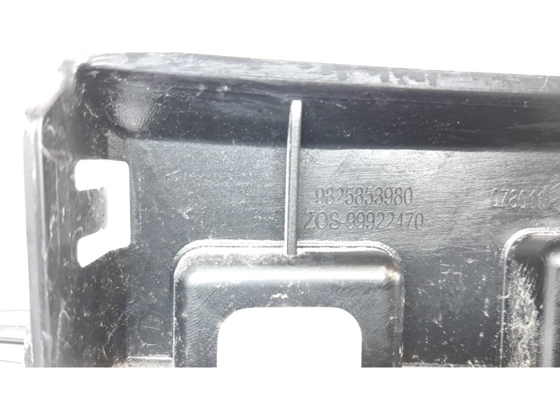 Recambio de soporte paragolpes trasero para peugeot 2008 (p1) active referencia OEM IAM 9825853980  