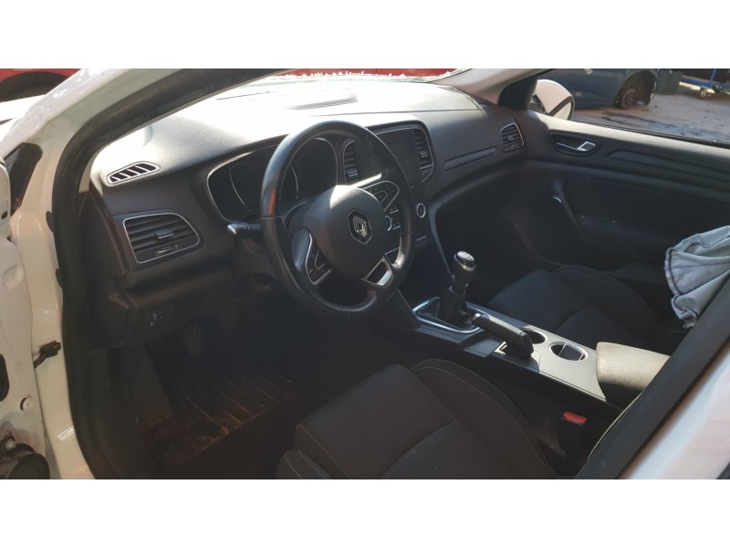 renault megane iv berlina 5p del año 2017