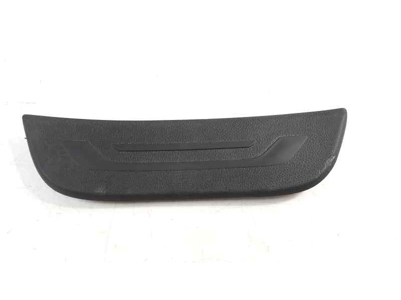 Recambio de moldura para kia cee´d x-tech referencia OEM IAM 85888A2000WK  