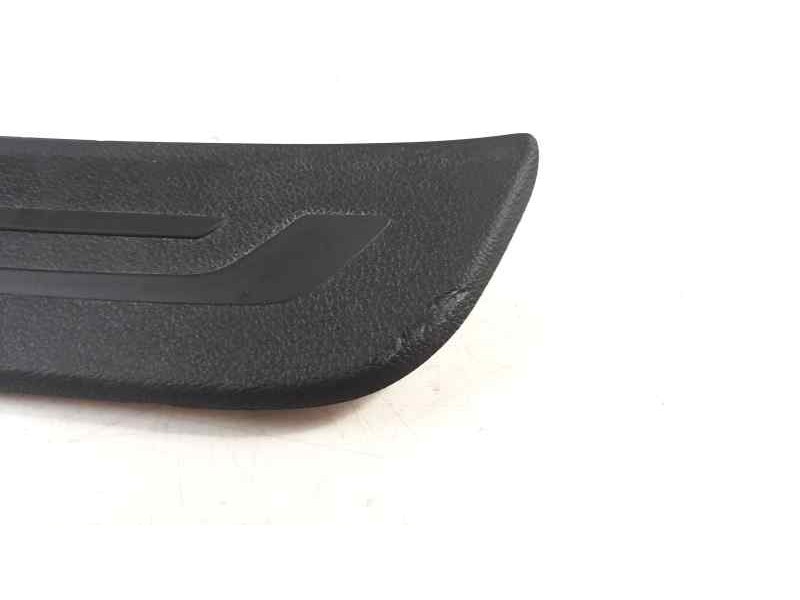 Recambio de moldura para kia cee´d x-tech referencia OEM IAM 85888A2000WK  