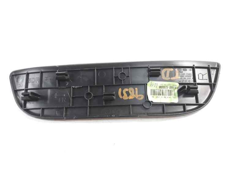 Recambio de moldura para kia cee´d x-tech referencia OEM IAM 85888A2000WK  