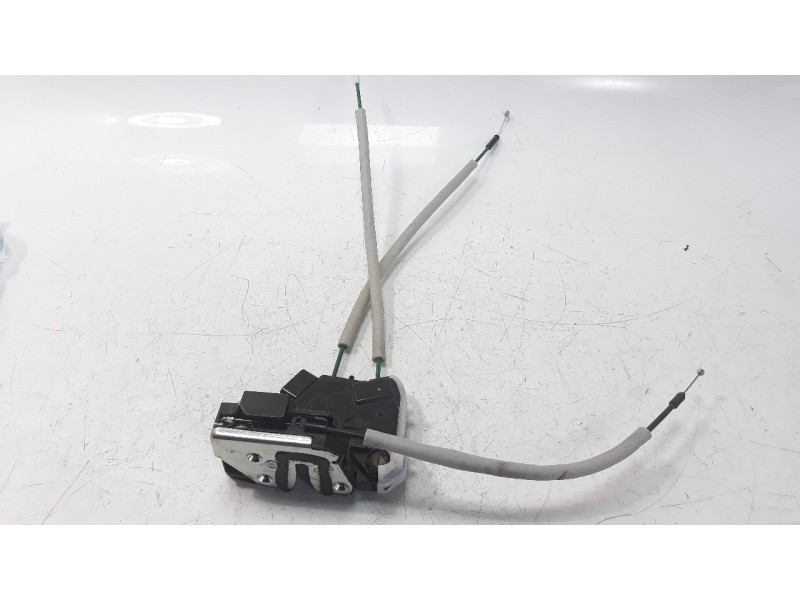 Recambio de cerradura puerta delantera izquierda para ssangyong tivoli 1.6 turbodiesel cat referencia OEM IAM 7121035020  