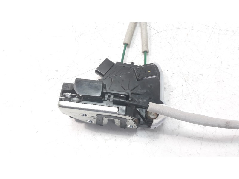 Recambio de cerradura puerta delantera izquierda para ssangyong tivoli 1.6 turbodiesel cat referencia OEM IAM 7121035020  