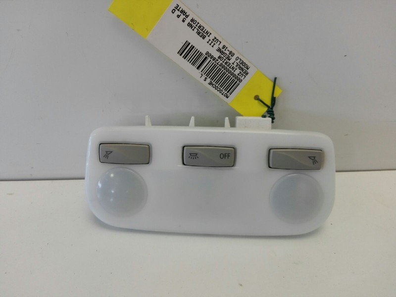 Recambio de luz interior para renault megane iii berlina 5 p dynamique referencia OEM IAM   