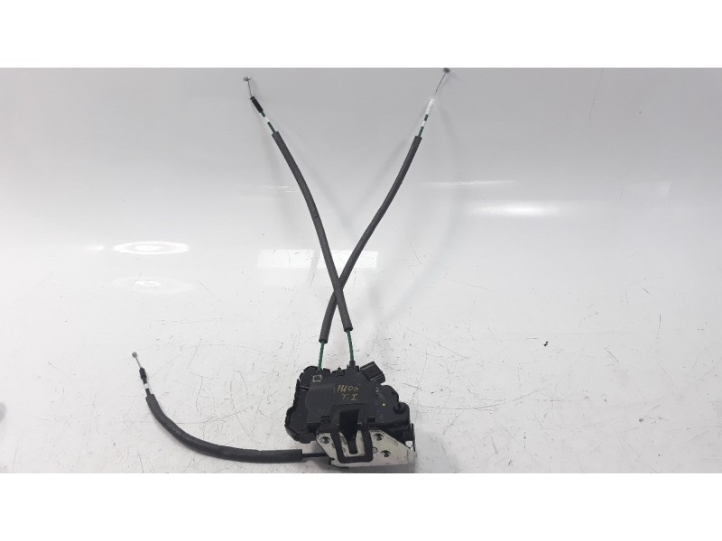 Recambio de cerradura puerta trasera izquierda para ssangyong tivoli 1.6 turbodiesel cat referencia OEM IAM 7131035001  