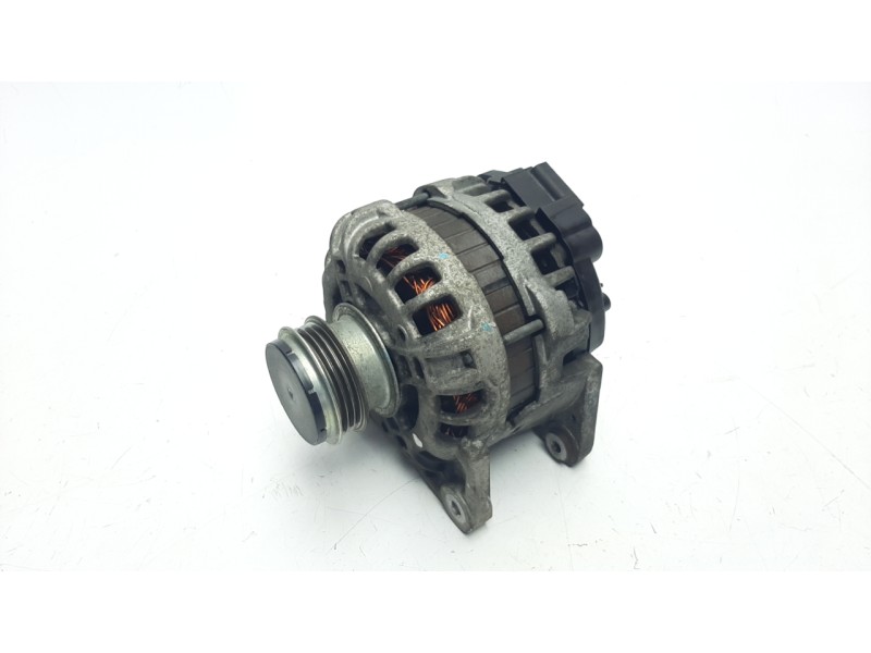 Recambio de alternador para dacia sandero 1.2 16v cat referencia OEM IAM 231008386R ALF640501HQ A10790