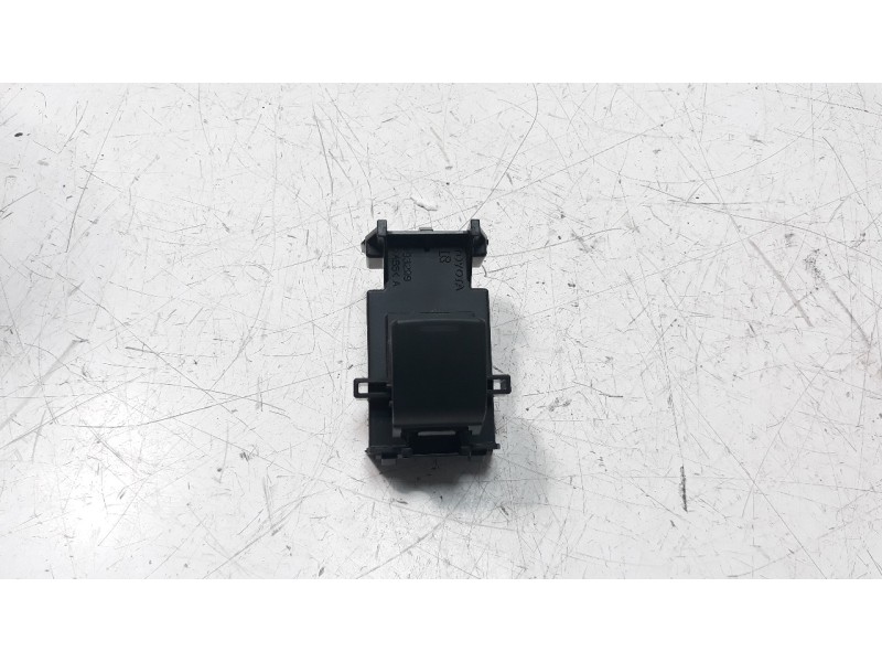 Recambio de mando elevalunas trasero derecho para lexus ux (za10) referencia OEM IAM 8481033140  