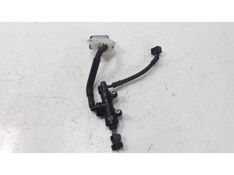 Recambio de bomba freno para honda cb 650r referencia OEM IAM 43510MKND51  