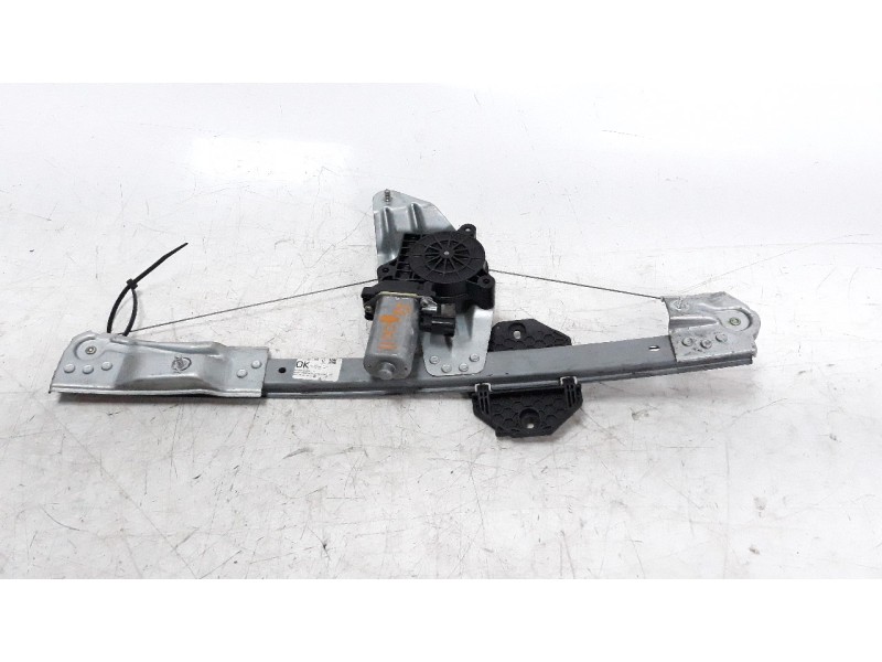 Recambio de elevalunas delantero izquierdo para dacia sandero 1.2 16v cat referencia OEM IAM 807213282R  