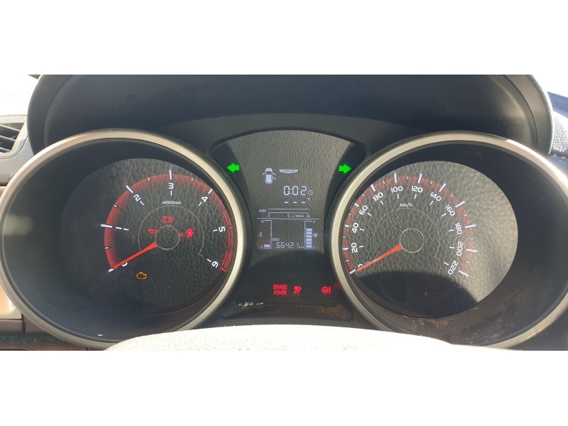 Recambio de cuadro instrumentos para ssangyong tivoli 1.6 turbodiesel cat referencia OEM IAM 8021035100  