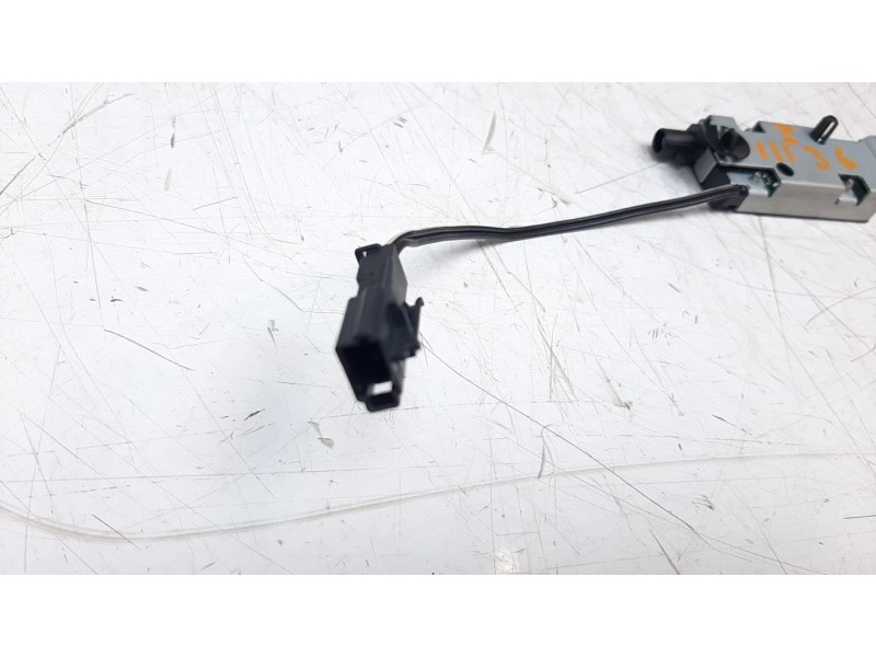 Recambio de antena para opel astra j gtc 1.6 cdti dpf referencia OEM IAM 13367022  