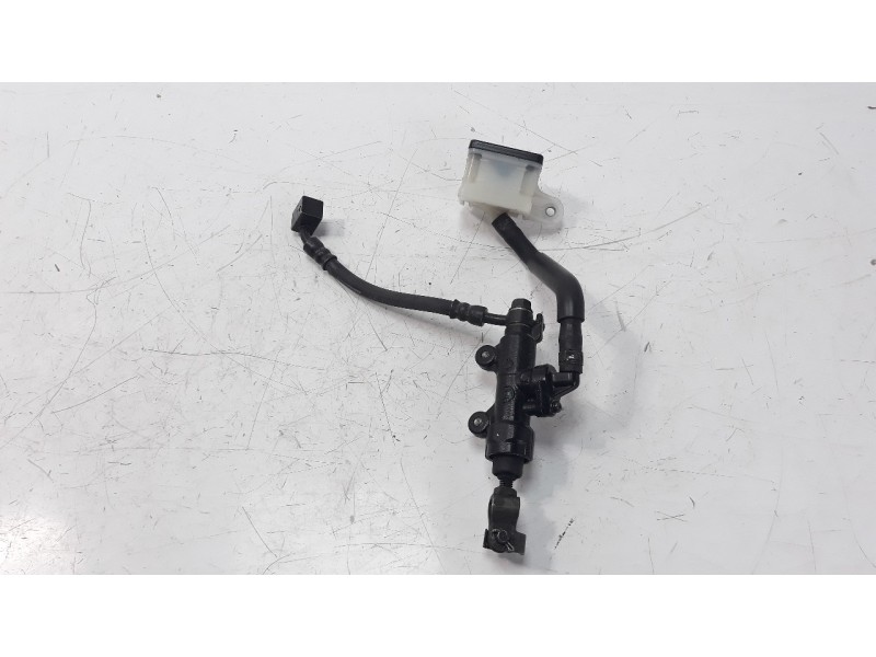 Recambio de bomba freno para honda cb 650r referencia OEM IAM 43510MKND51  
