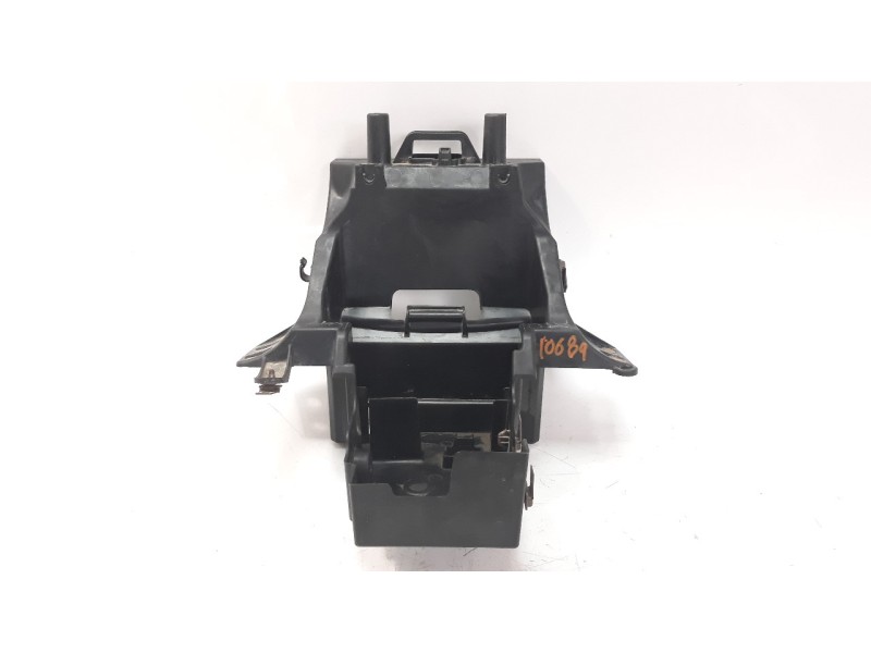 Recambio de moldura para honda nc 750 nc 750 x referencia OEM IAM 50234MKWD0  