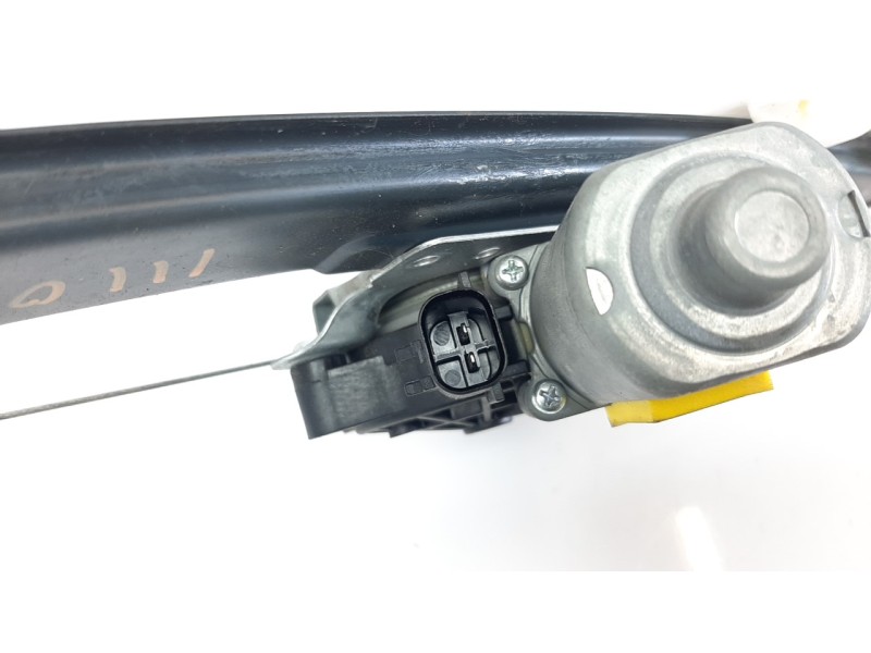 Recambio de elevalunas trasero derecho para ssangyong tivoli 1.6 turbodiesel cat referencia OEM IAM 7332135000  