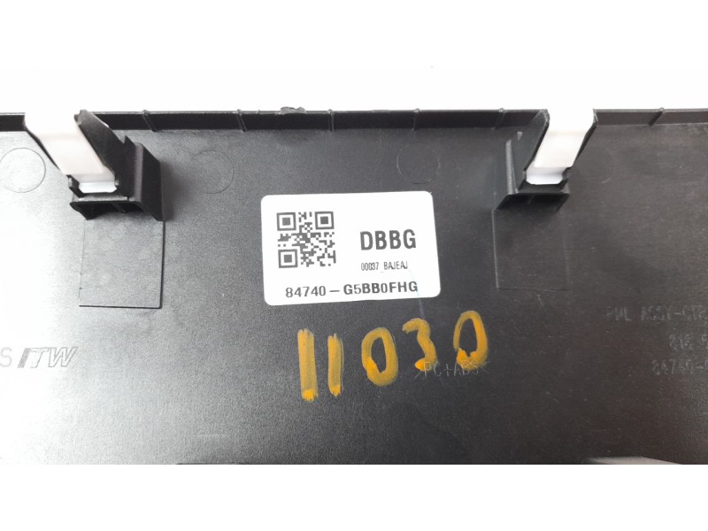 Recambio de moldura para kia niro referencia OEM IAM 84740G5BB0FHG  