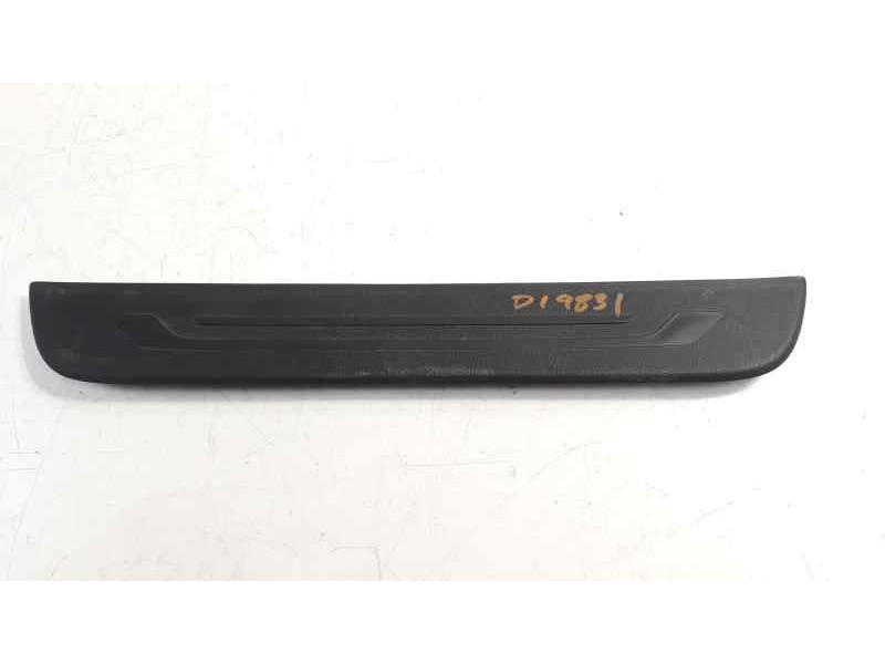 Recambio de moldura para kia cee´d x-tech referencia OEM IAM 85873A2000WK  