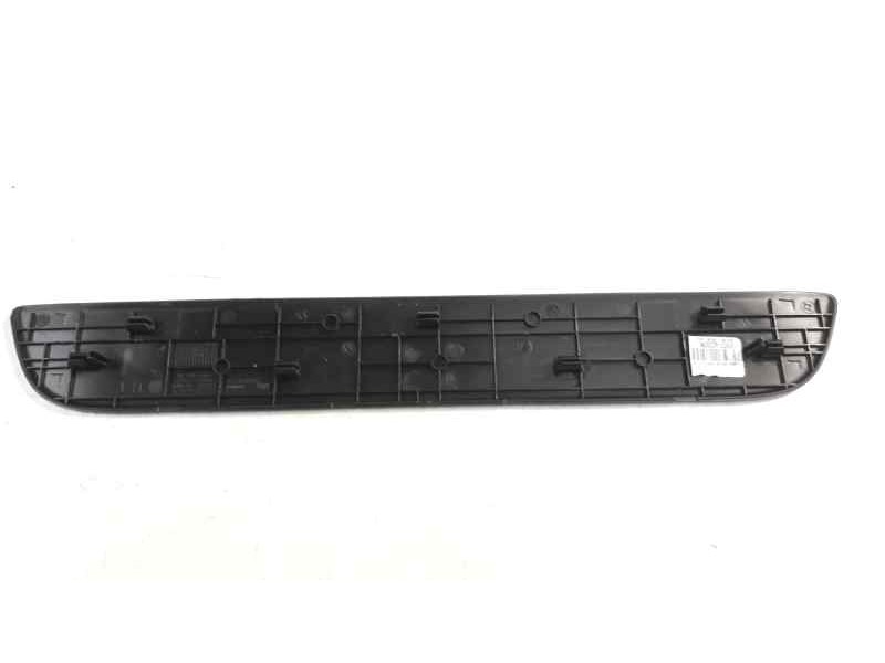 Recambio de moldura para kia cee´d x-tech referencia OEM IAM 85873A2000WK  