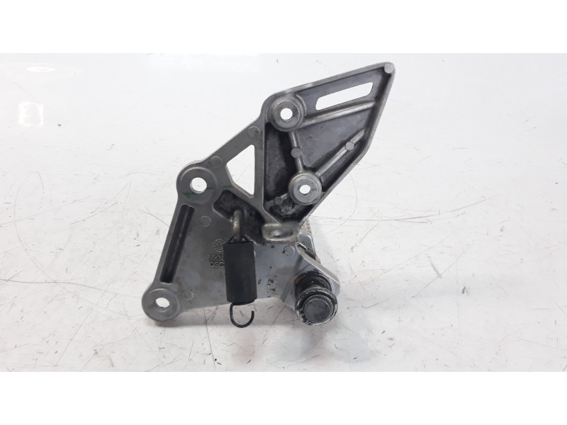 Recambio de estribo para honda cb 650r referencia OEM IAM 50600MKND50  