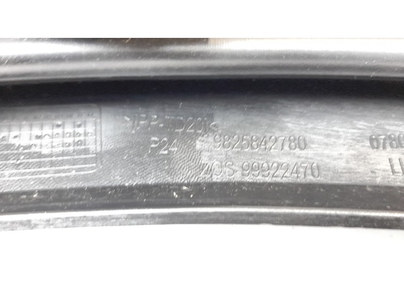 Recambio de soporte paragolpes trasero para peugeot 2008 (p1) active referencia OEM IAM 9825842780  