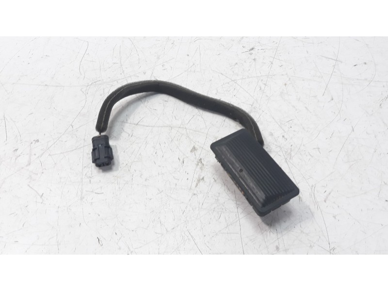 Recambio de maneta exterior porton para ssangyong tivoli 1.6 turbodiesel cat referencia OEM IAM 8522035000  