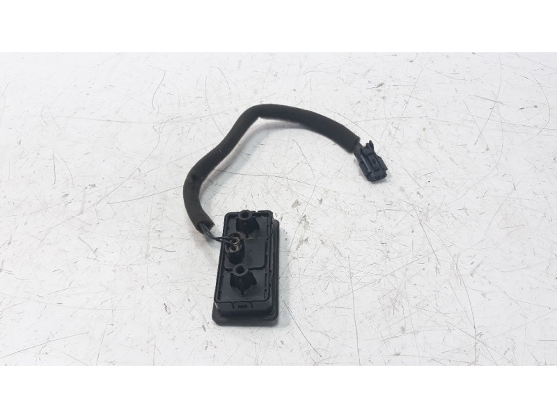 Recambio de maneta exterior porton para ssangyong tivoli 1.6 turbodiesel cat referencia OEM IAM 8522035000  
